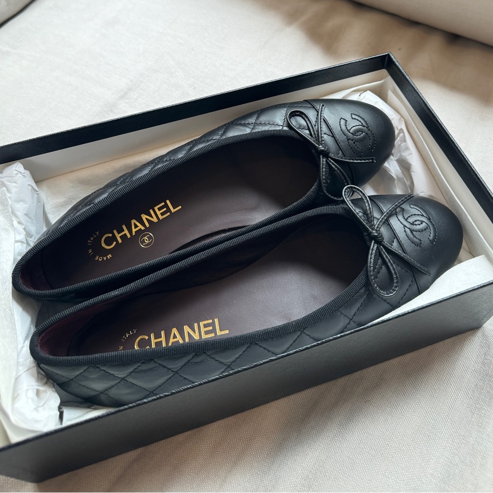 Black Chanel Ballet Flats (never worn)
